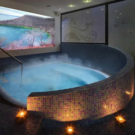 Lanterna Szálloda 4*